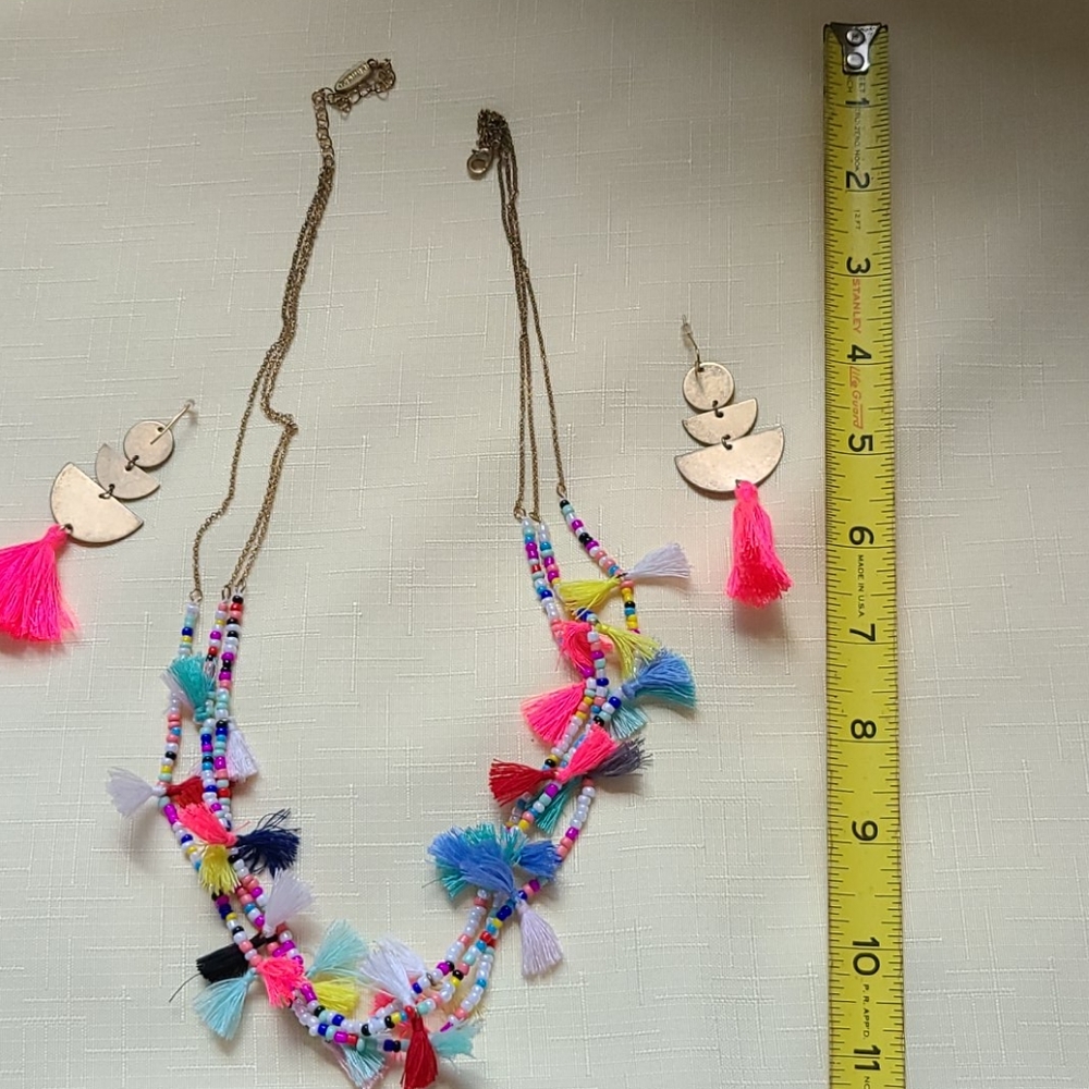 Plunder necklace with earrings